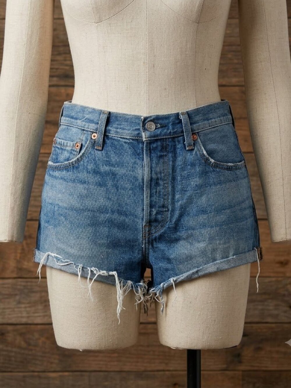 Levi's 501 Original Distressed Denim Shorts Womens Cut Off Frayed Hem Button Fly